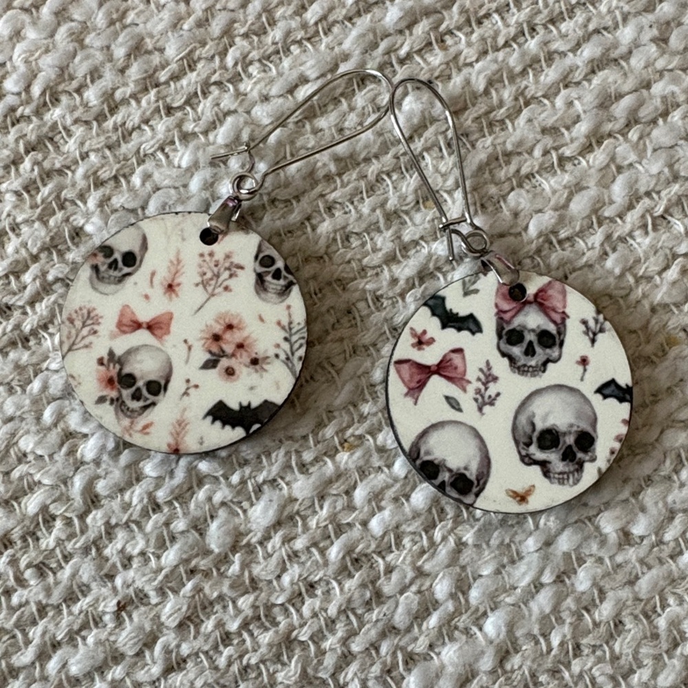 Skull earrings